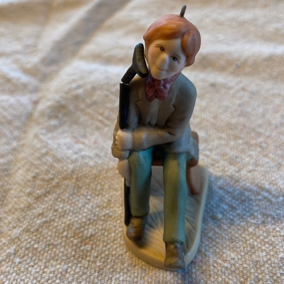 Tiny Tim- 1991. Hand-Painted Fine Porcelain Ornament. New in Original Box. - Picture 5 of 7